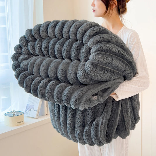 Plaid sherpa ultra-doux gris anthracite 150 × 200 cm — chaleur, texture épaisse et confort parfaits pour canapé, lit ou moments cocooning. Lavable en machine.