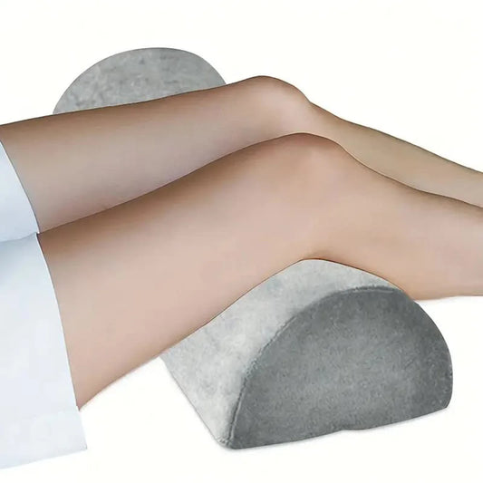 Oreiller Demi-Lune en Mousse Mémoire – Soulagement Cervical, Genoux & Dos | Confort Ergonomique Maison & Voyage
